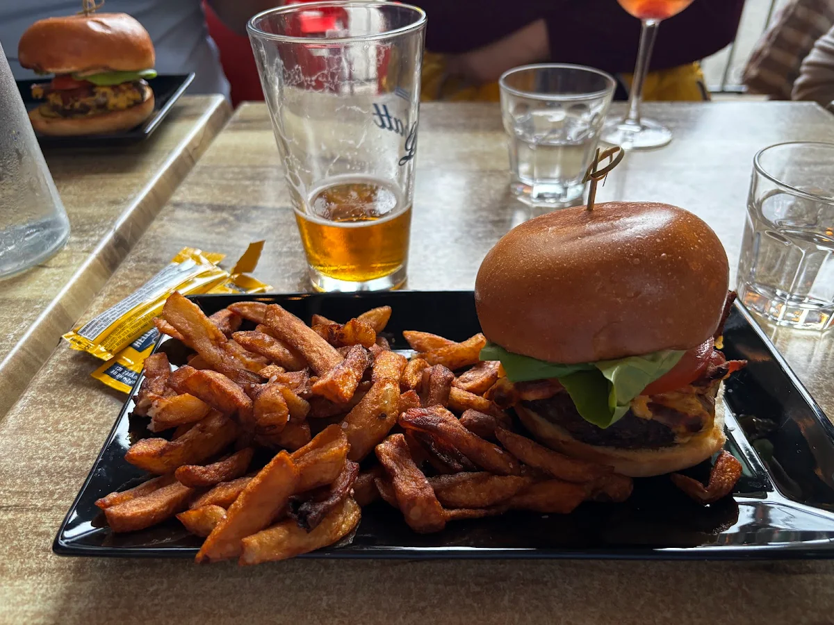 Blt Avec Frite Et Bière IPA