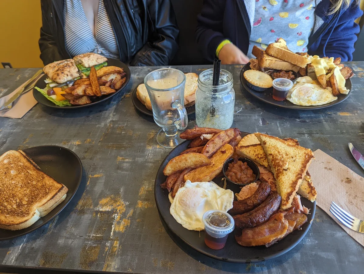 Pain Perdu Aux Saucisses À L'érable French Toast With Maple Sausages