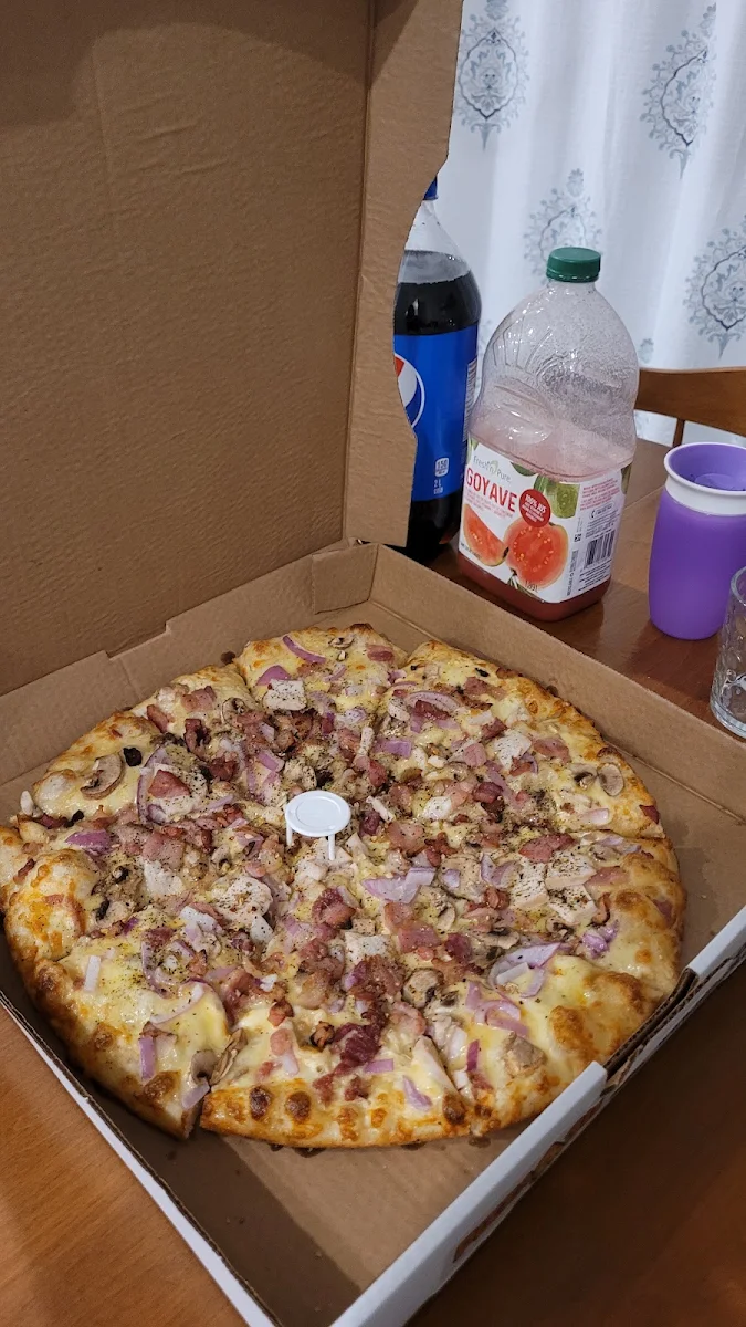 Creamy Mushroom Chicken Pizza