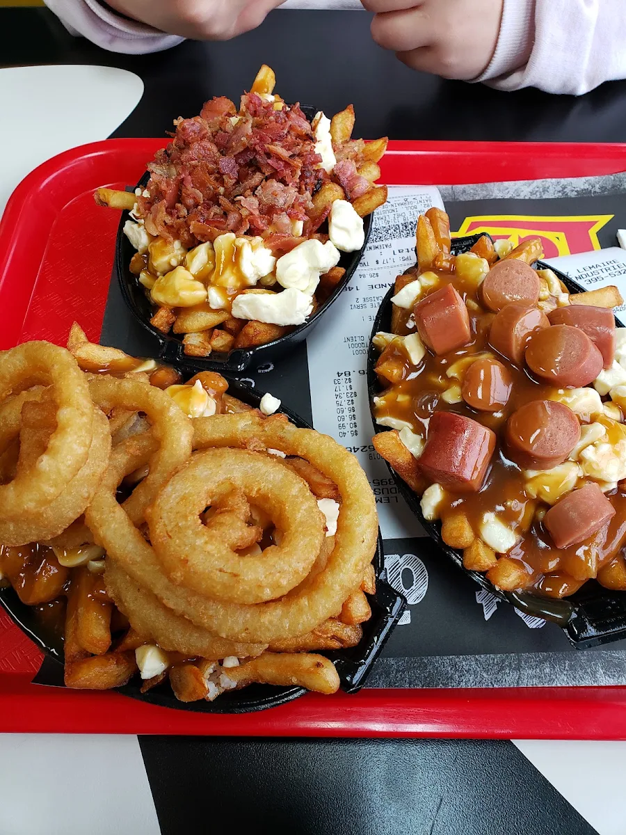 Poutine Bacon Poutine Saucisses Poutine Rondelle D'Oignon