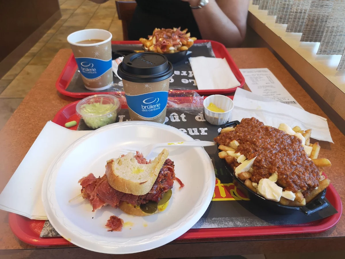 Poutine Et Viande Fumée