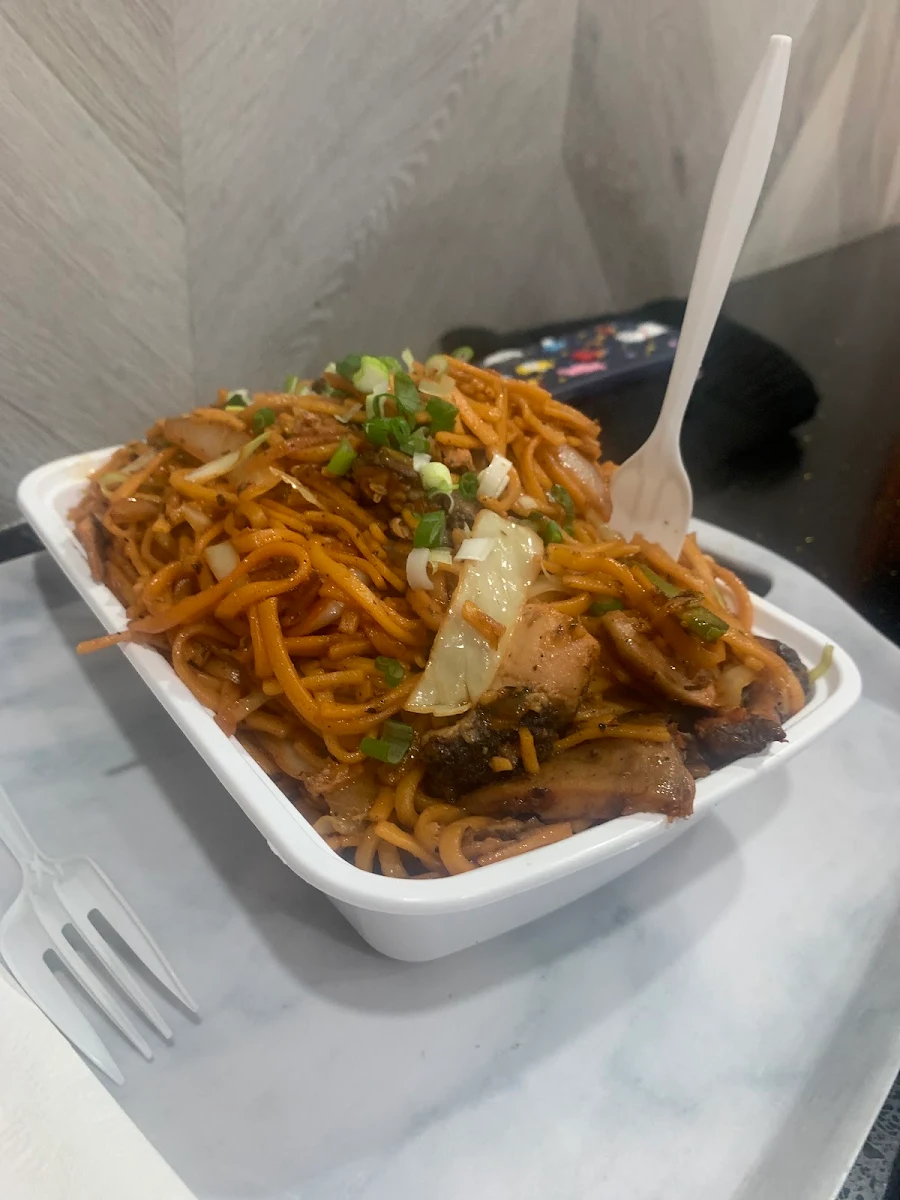 House Special Vegetable Noodles Broccoli Baby Corn Mushrooms