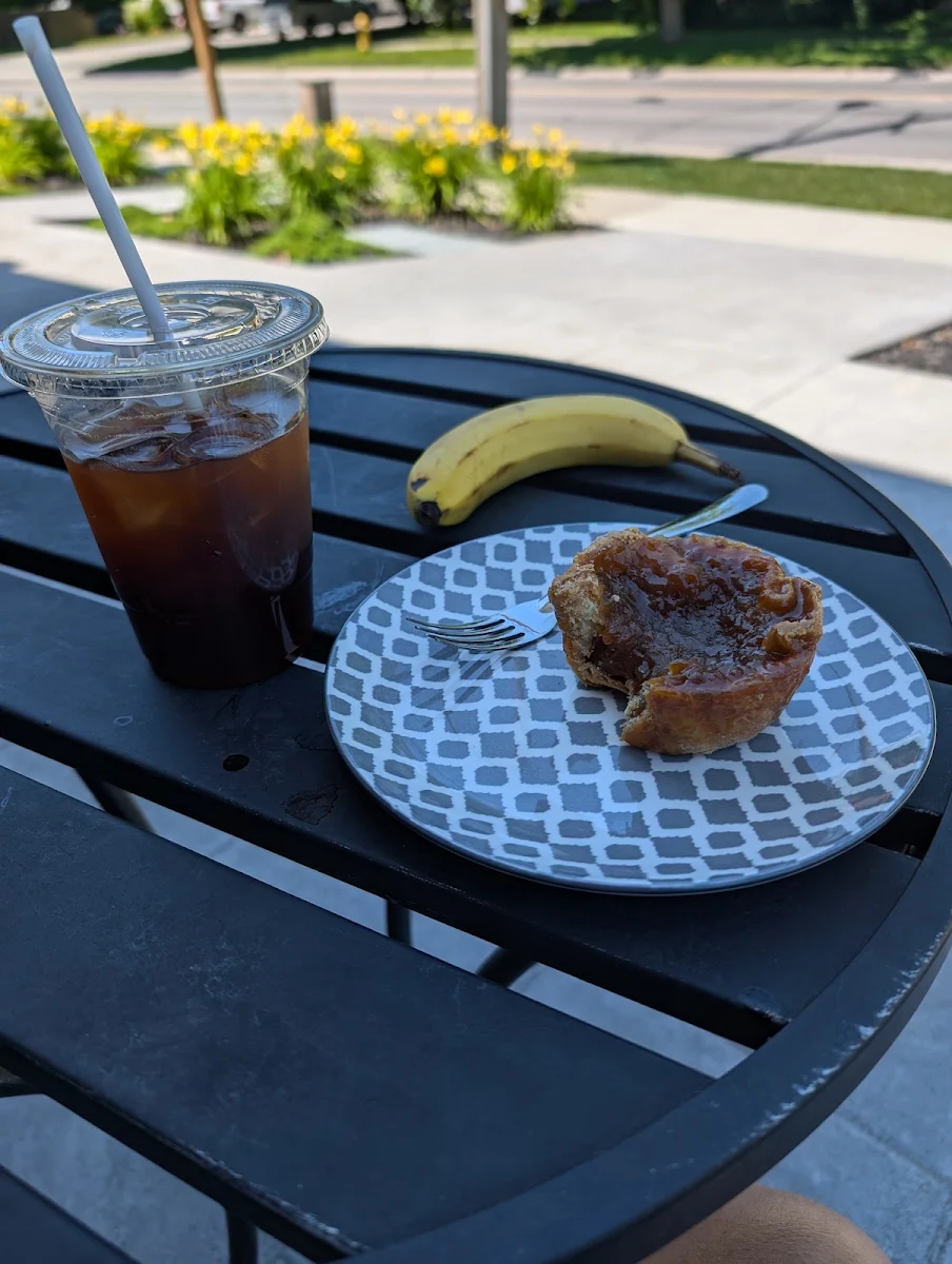 Iced Americano Coffee and Buttertart