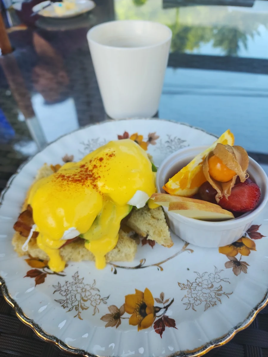 Highlights, Owl's Nest Bakery and Bistro (Saltair)