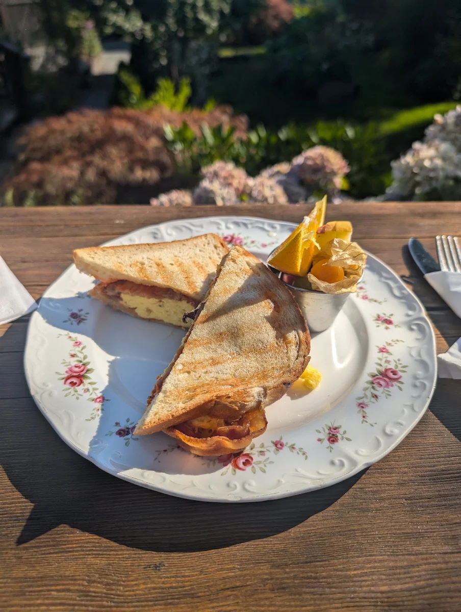 Highlights, Owl's Nest Bakery and Bistro (Saltair)