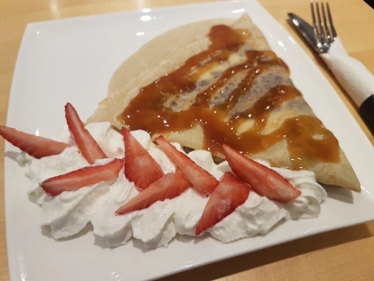Milk Chocolate Crepe w Caramel