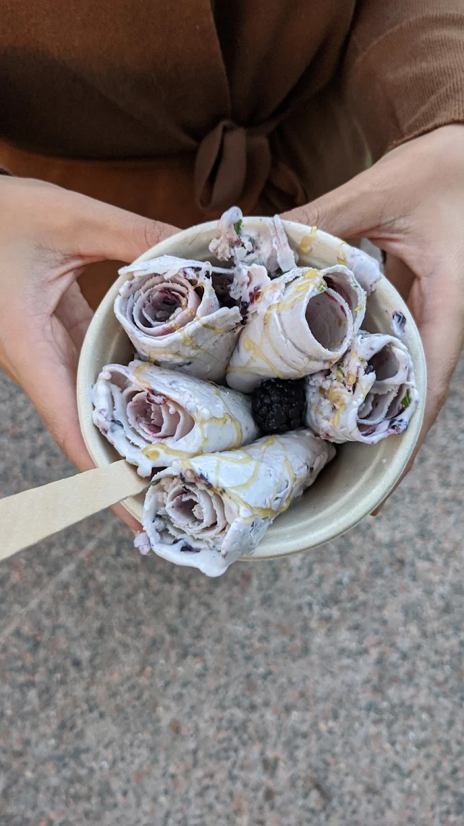 Rolled Ice Cream with Toppings