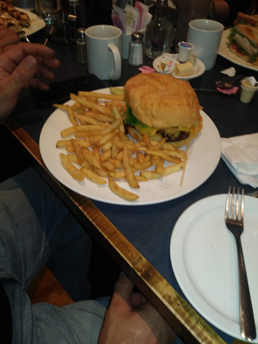Cheeseburger and Fries
