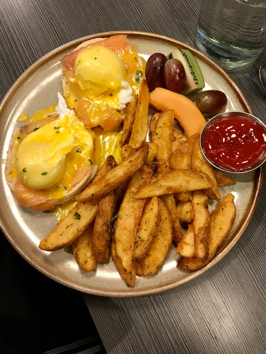 Salmon Eggs Benedict