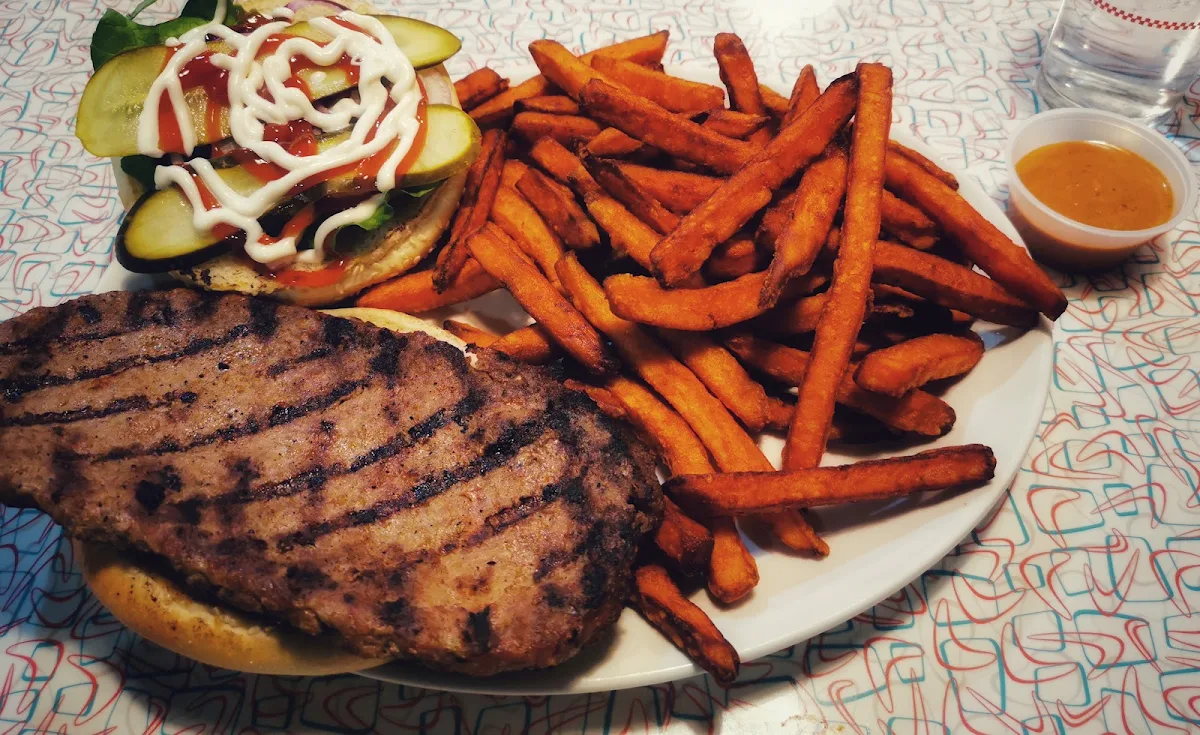 10 Ounce Hamburger & Sweet Potato Fries