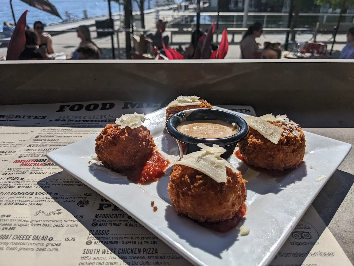 Mac and Cheese Filled and so Crunchy