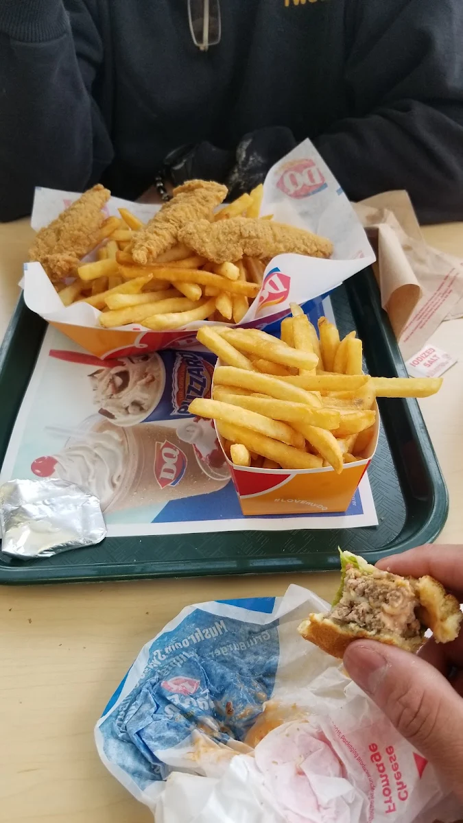 1 2 Cheeseburger with Bacon and 4 Pieces Chicken Waffle