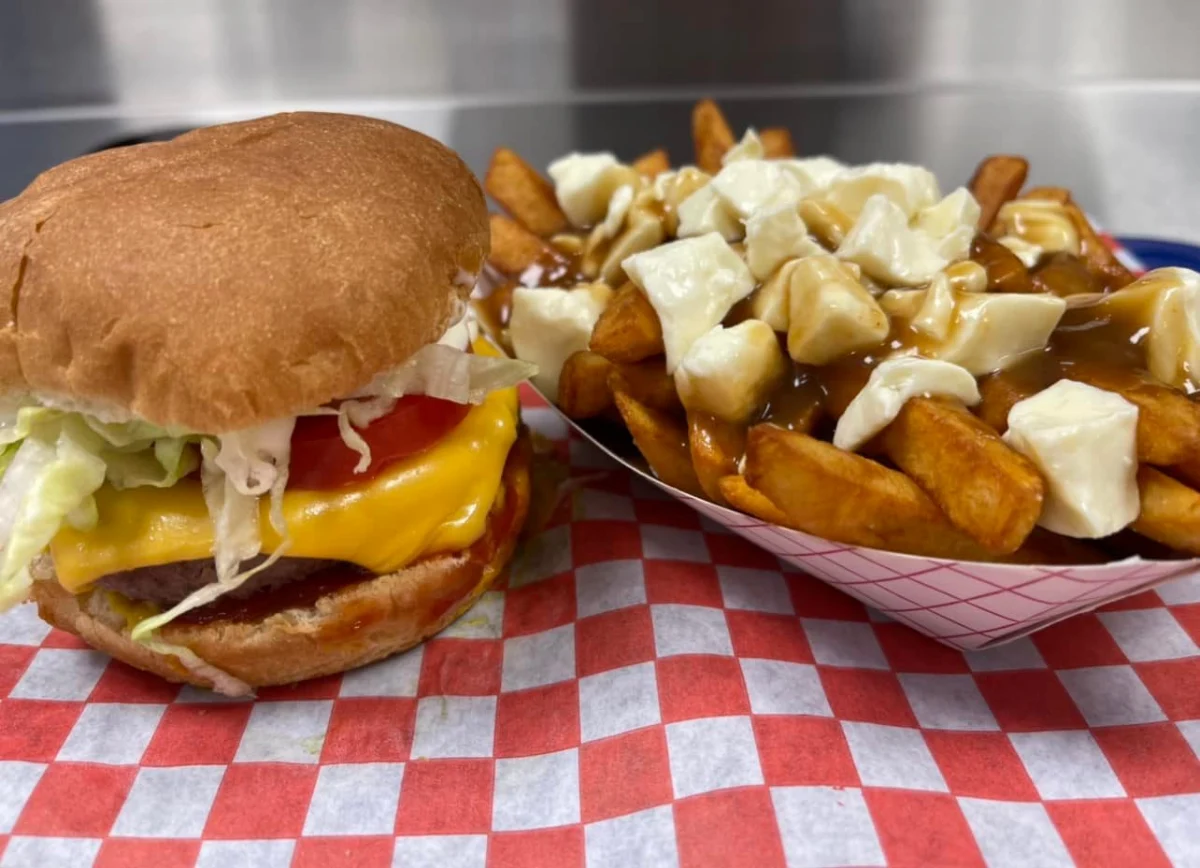 Poutine, Snack bar aréna St-Prosper