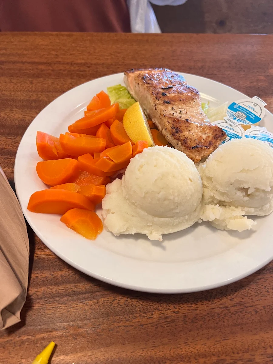 Grilled Salmon with Mashed Potatoes