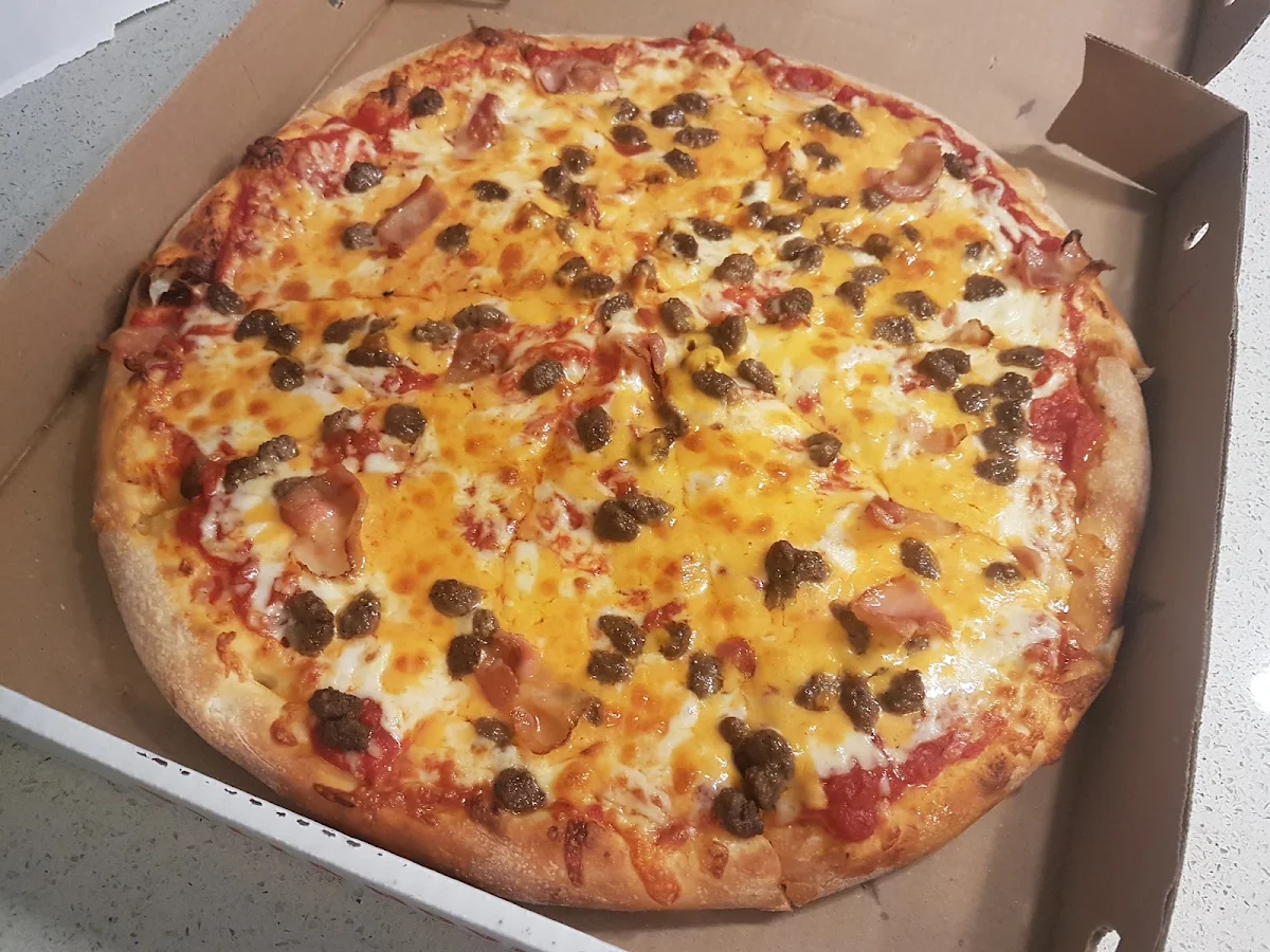 Bacon Cheeseburger Pizza
