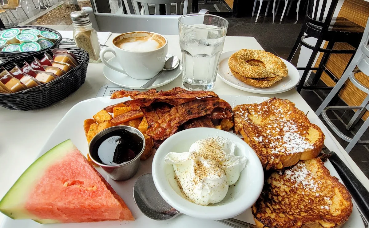 2 Poached Eggs and French Toast