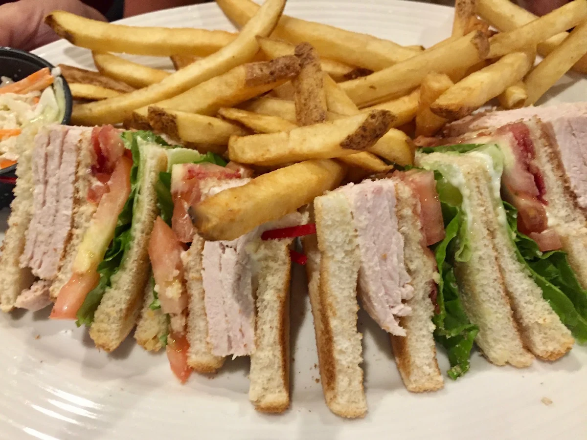 Club Sandwich Avec Frites Club Sandwich With Fries