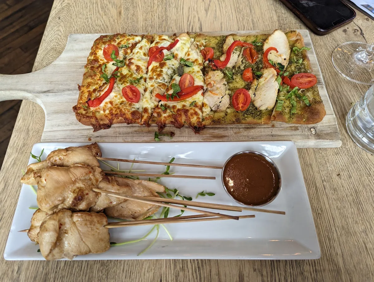Flatbread - Pesto Grilled Chicken