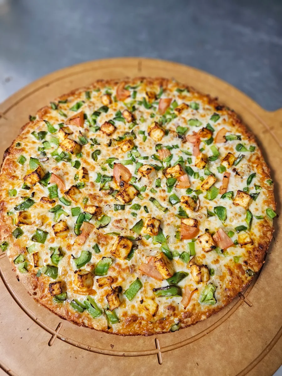 Shahi Paneer Pizza