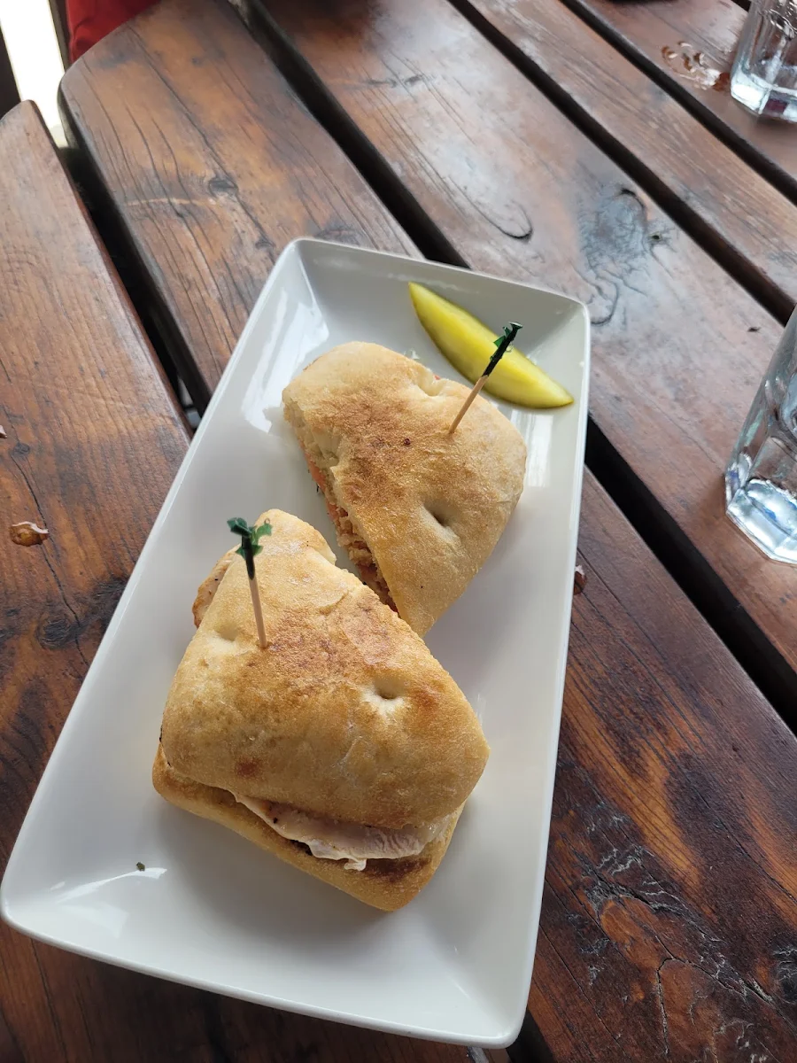 Highlights, Hi-Point Restaurant & Lounge
