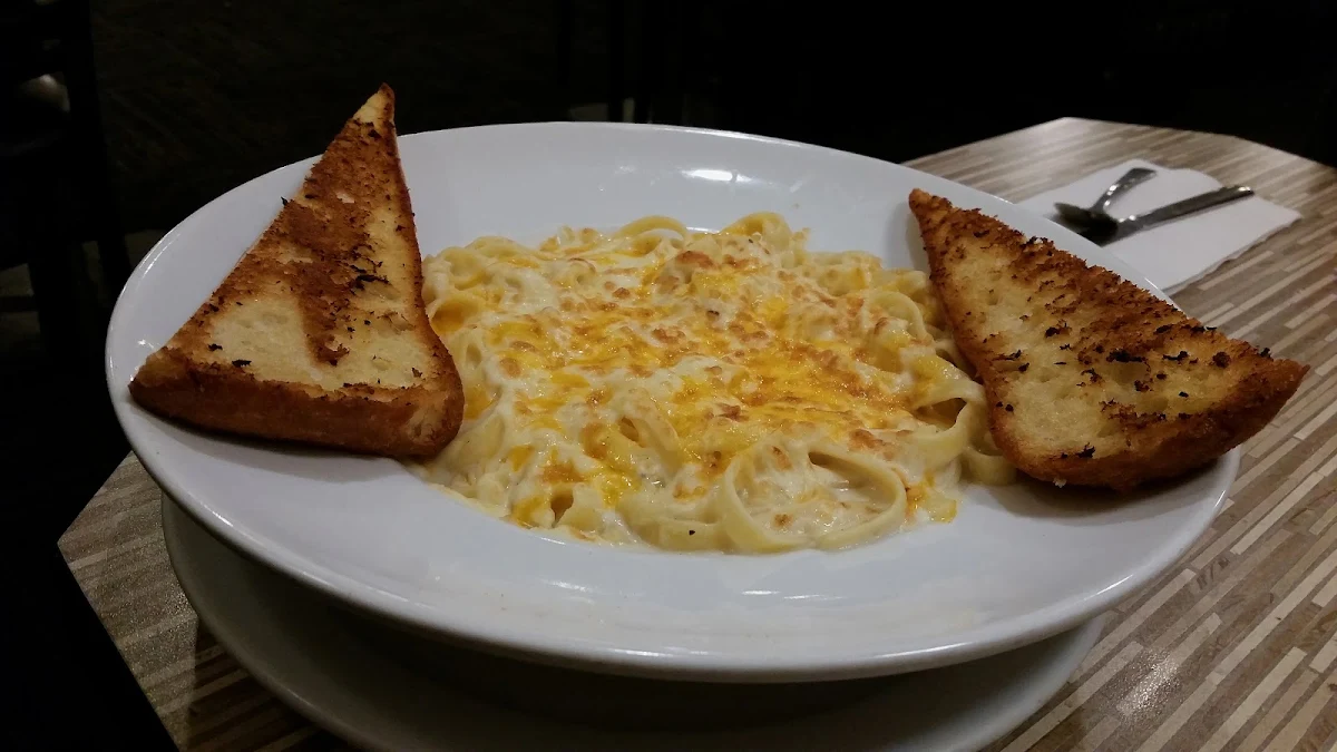Fettuccine Alfredo