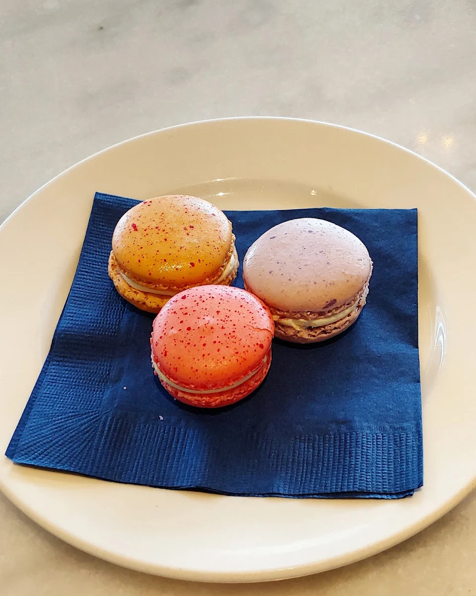Salted Caramel Macaron
