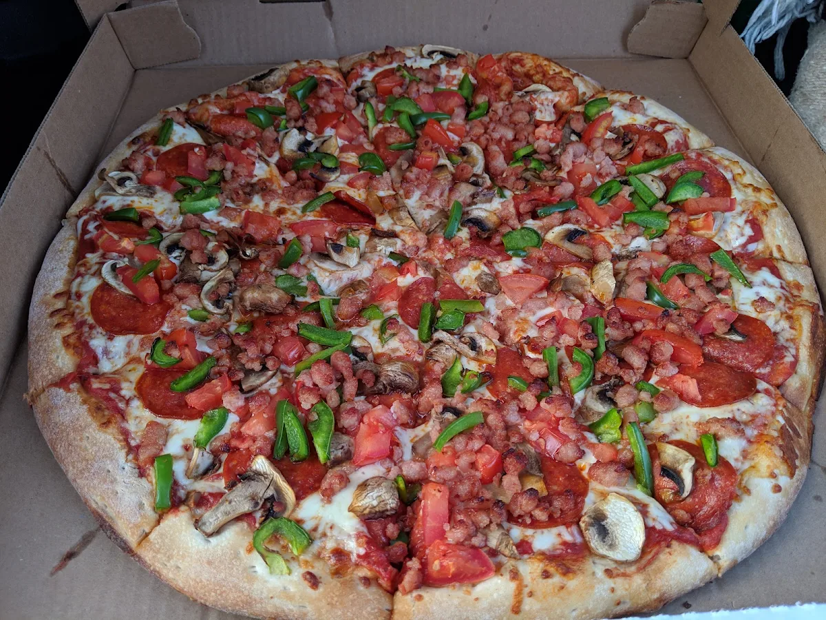 Large House Deluxe Pizza