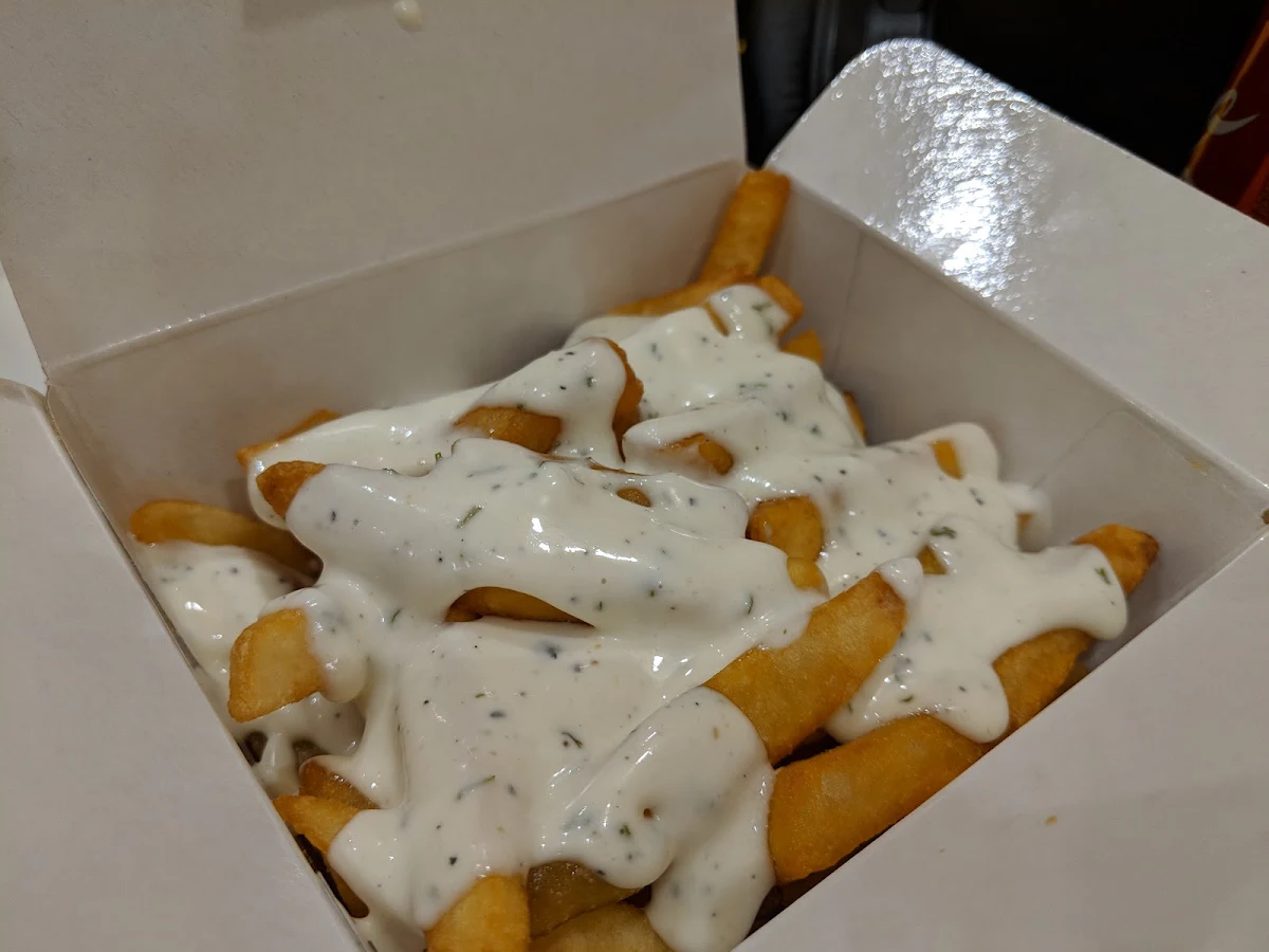 Fries with Garlic Sauce