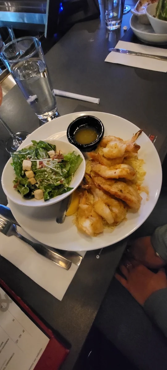 Assiette de Crevettes Sautées Au Basilic