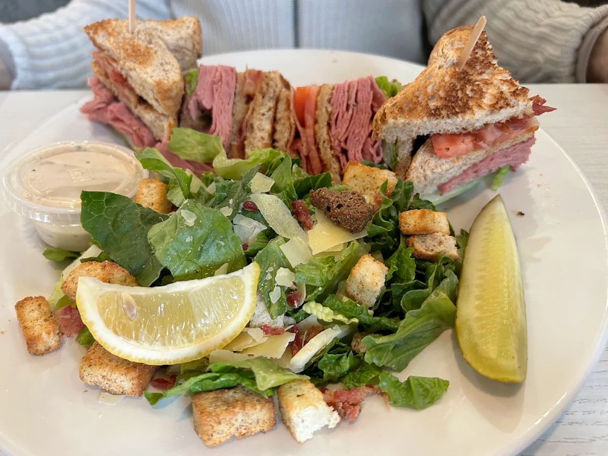 Smoked Meat Club Sandwich