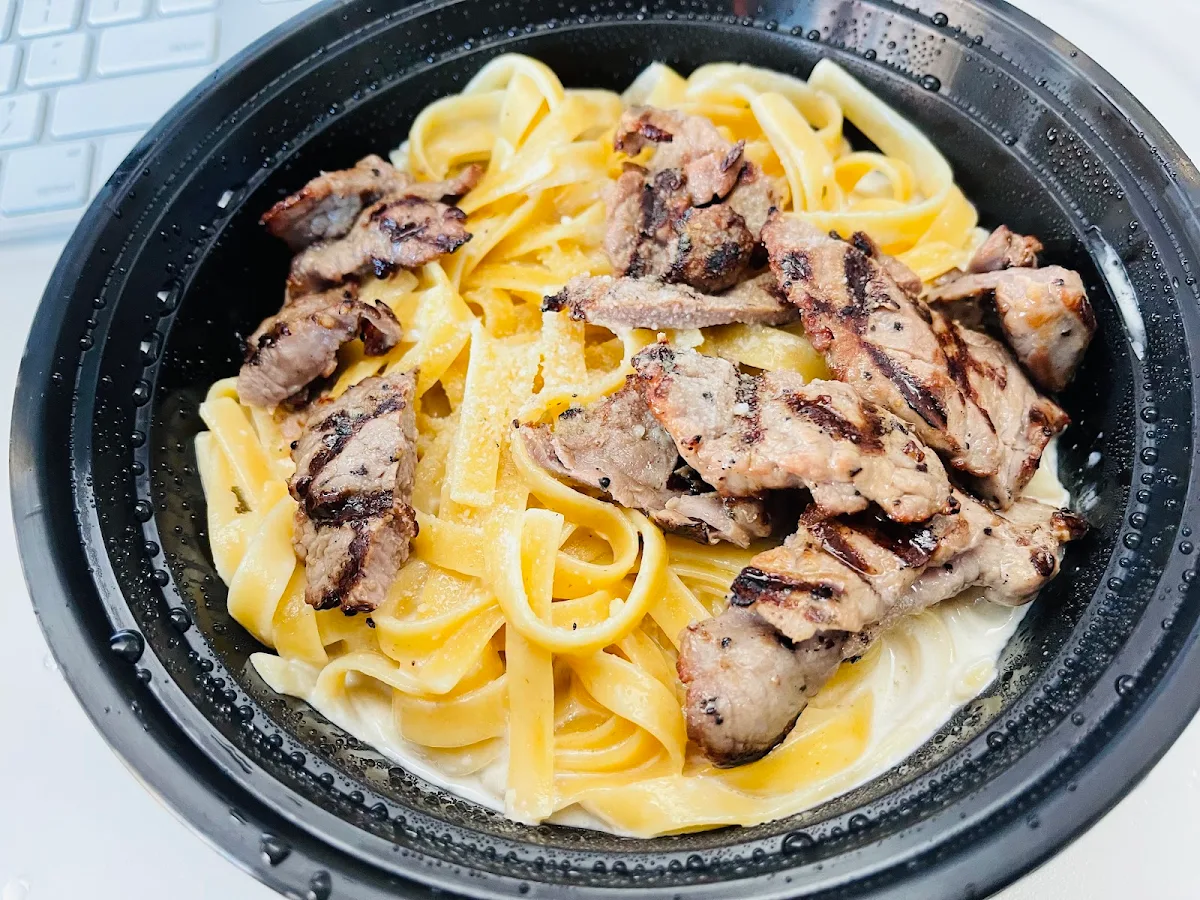 Steak Fettuccine Alfredo