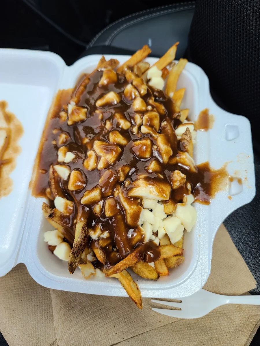 Large Poutine