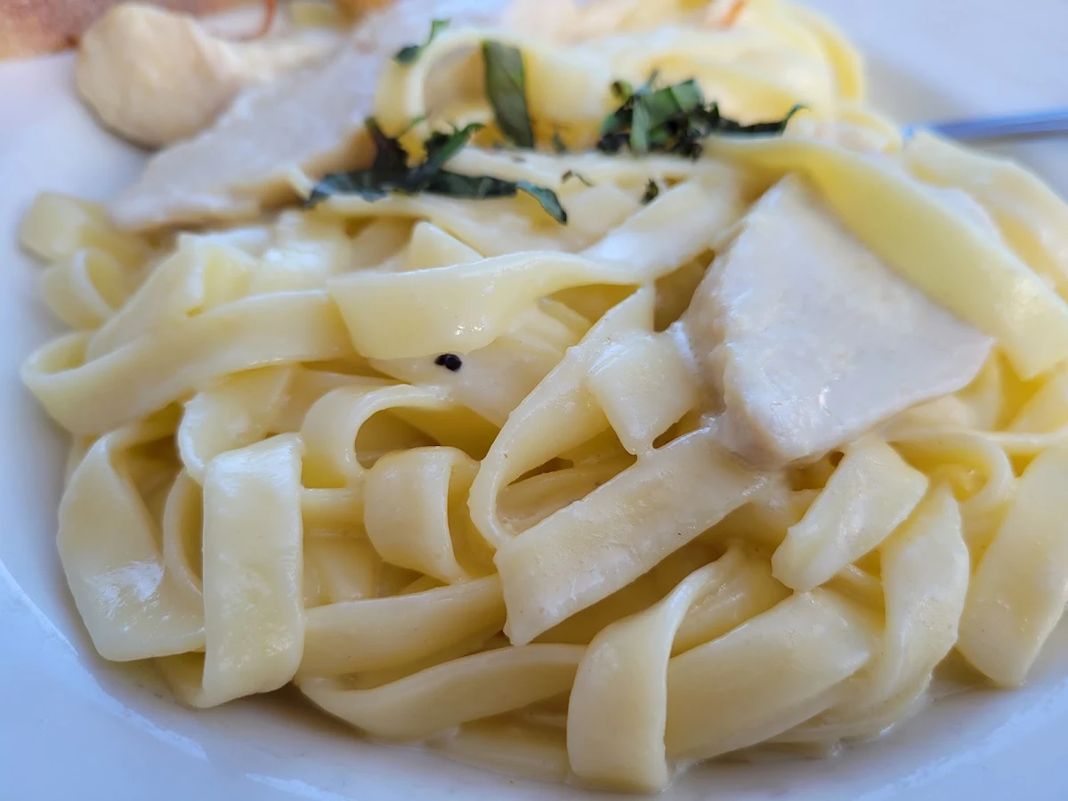 Fettuccine Alfredo