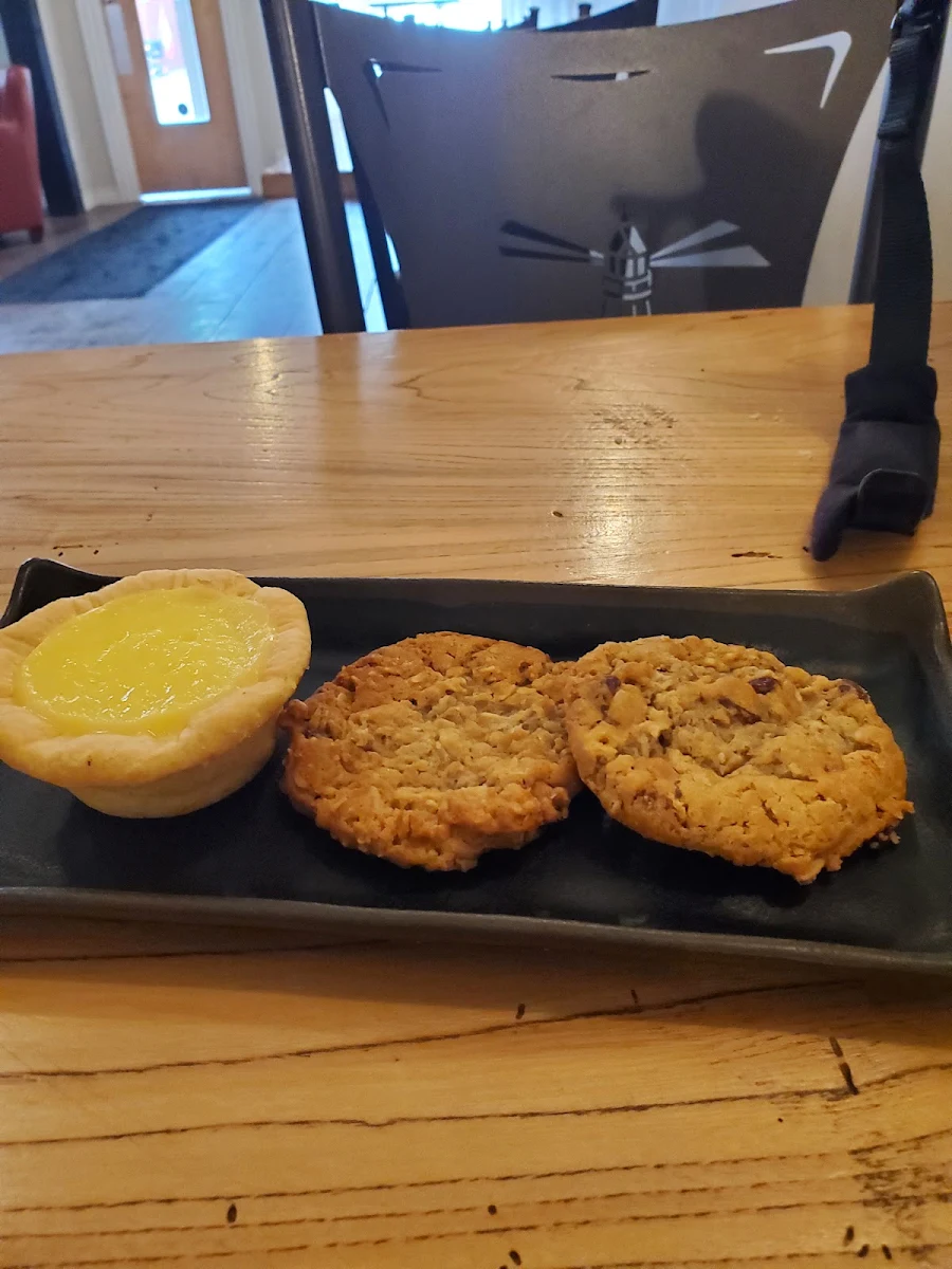 Oatmeal Raisin Cookie and Lemon Tart