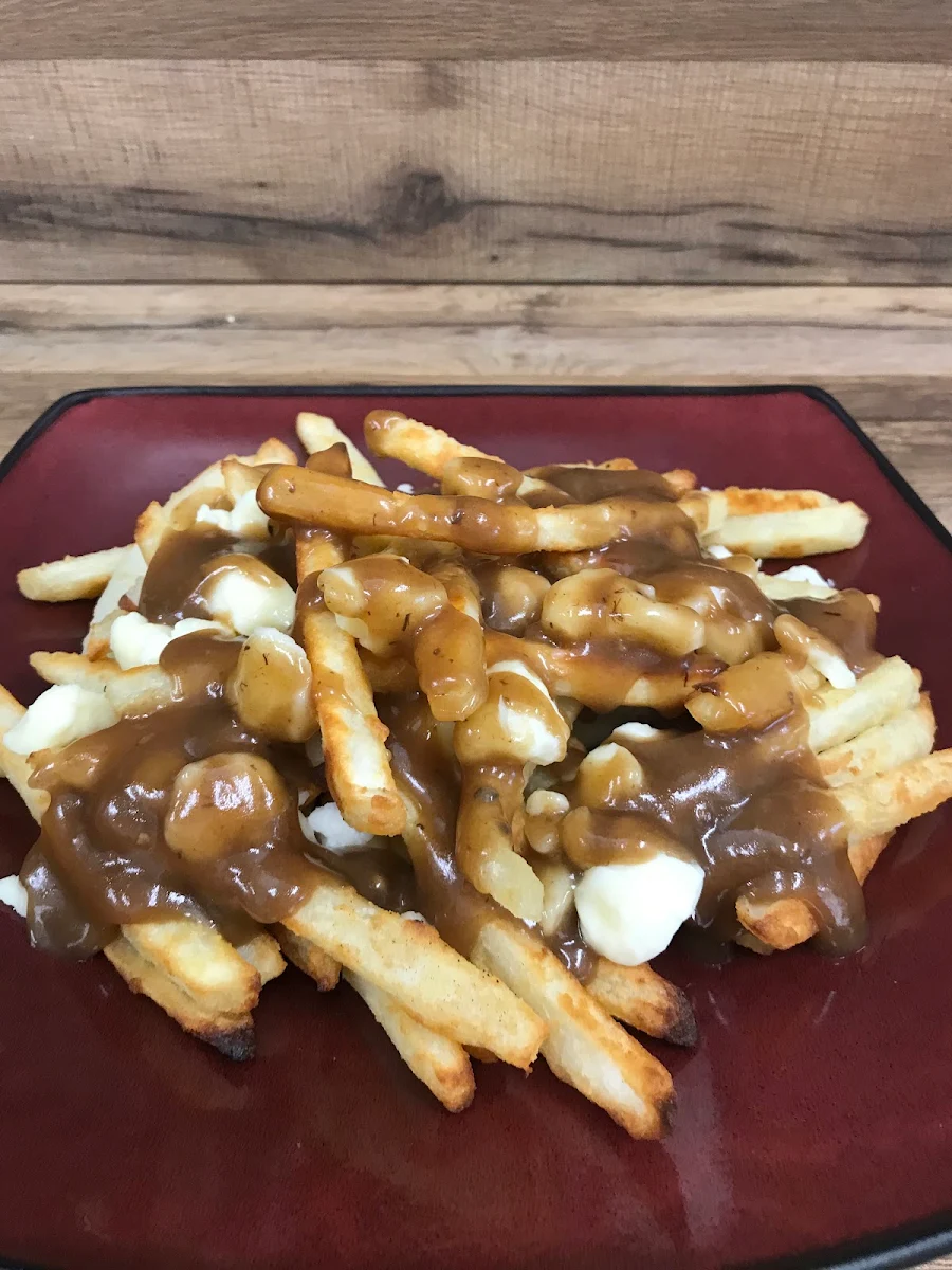 Poutine, Family Time Pizza