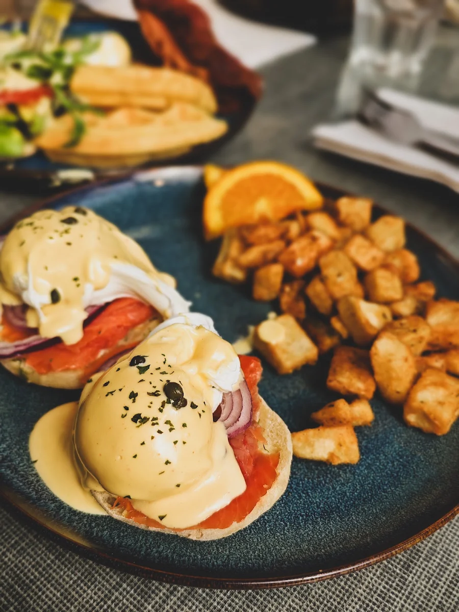 Smoked Salmon Eggs Benedict