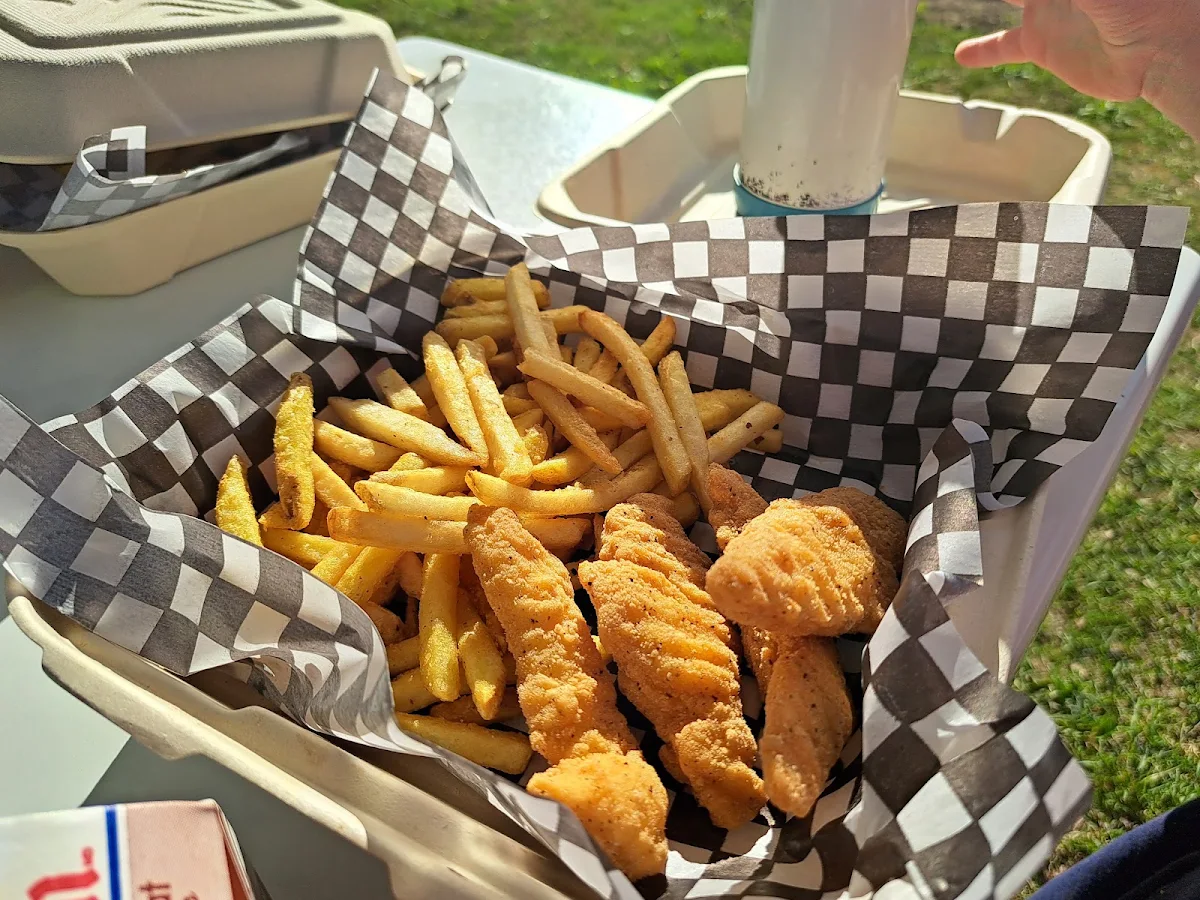 Highlights, Clifford Snack Shack