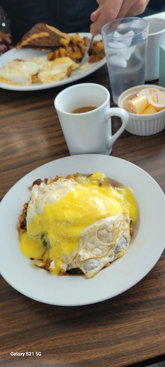 Breakfast Poutine