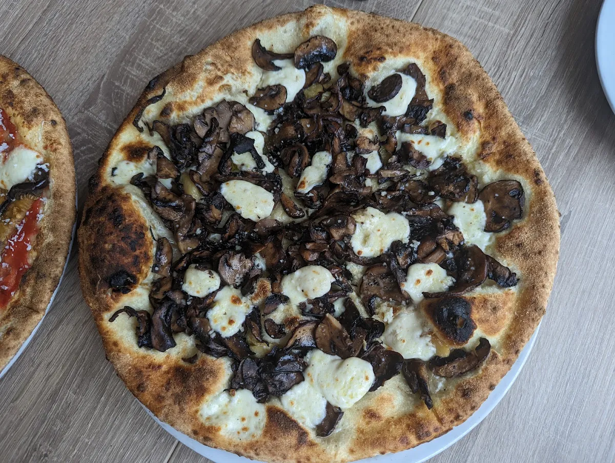 Tartufo Pizza