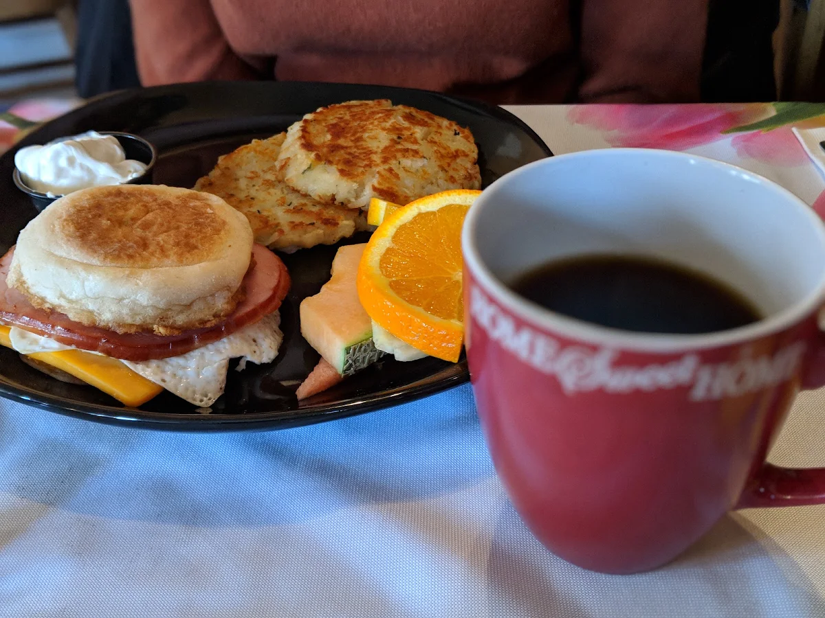 English Muffin & Fruit