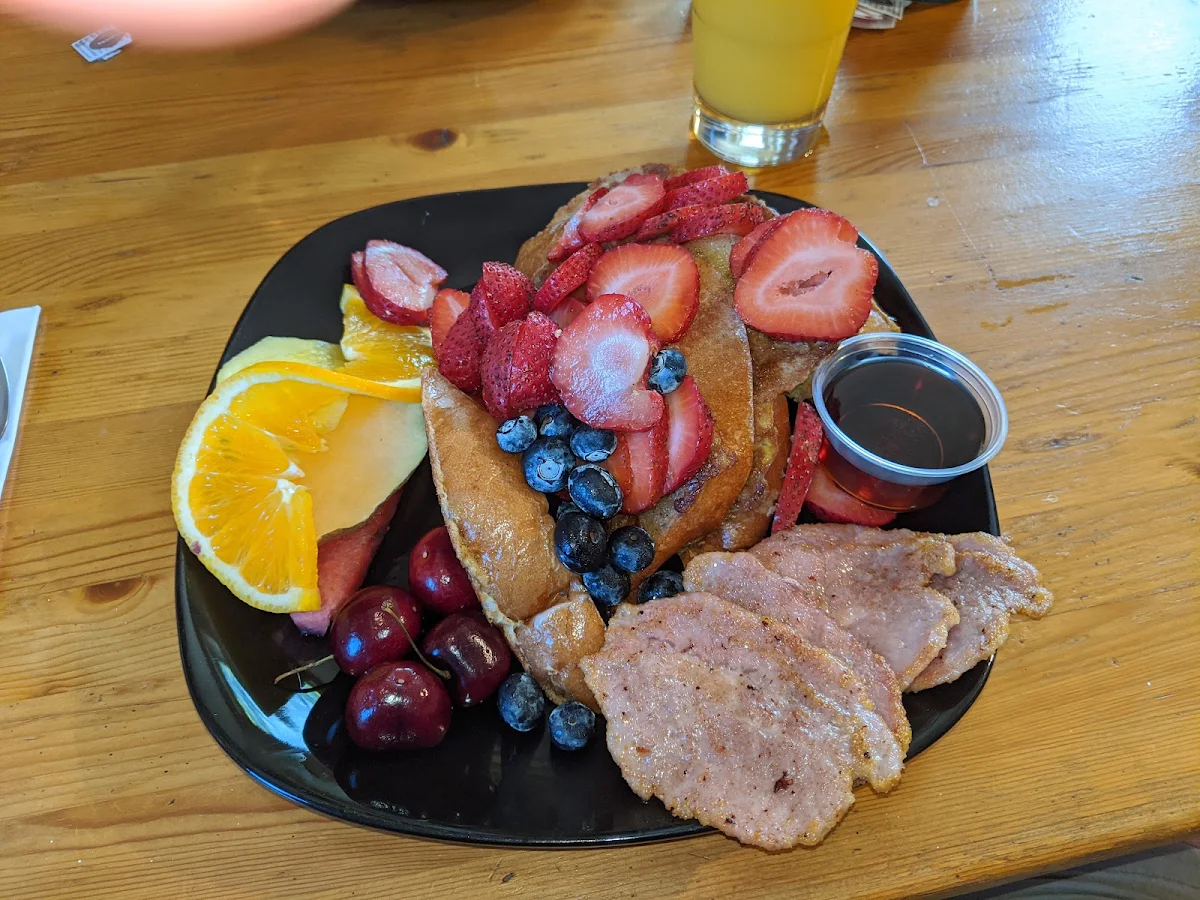 French Toast with Fresh Fruit