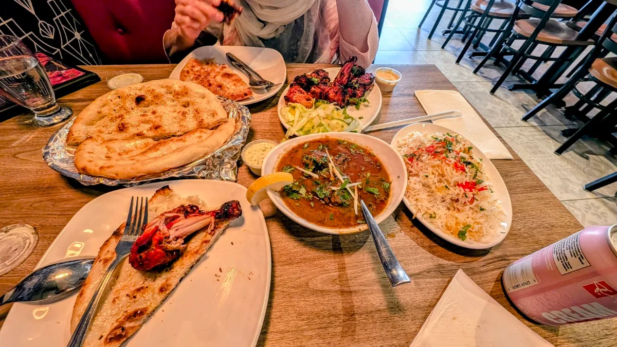 Nihari and Naan with Tandoori Chicken
