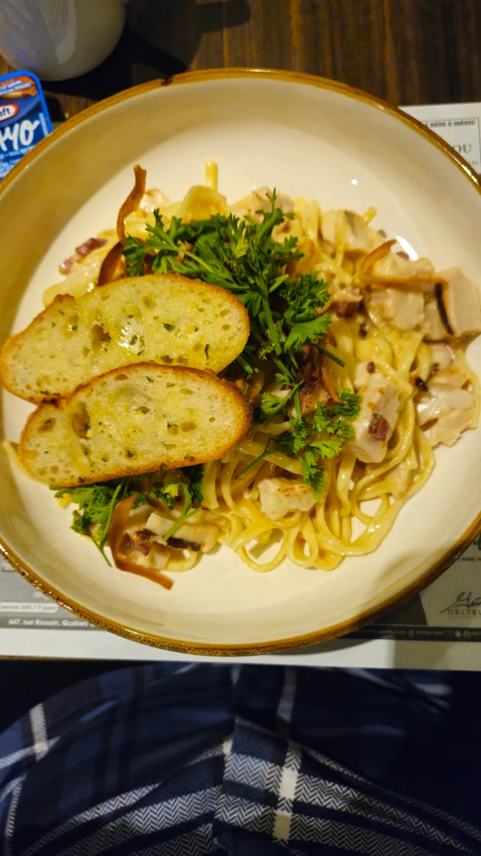 Linguinis Carbonara Au Poulet