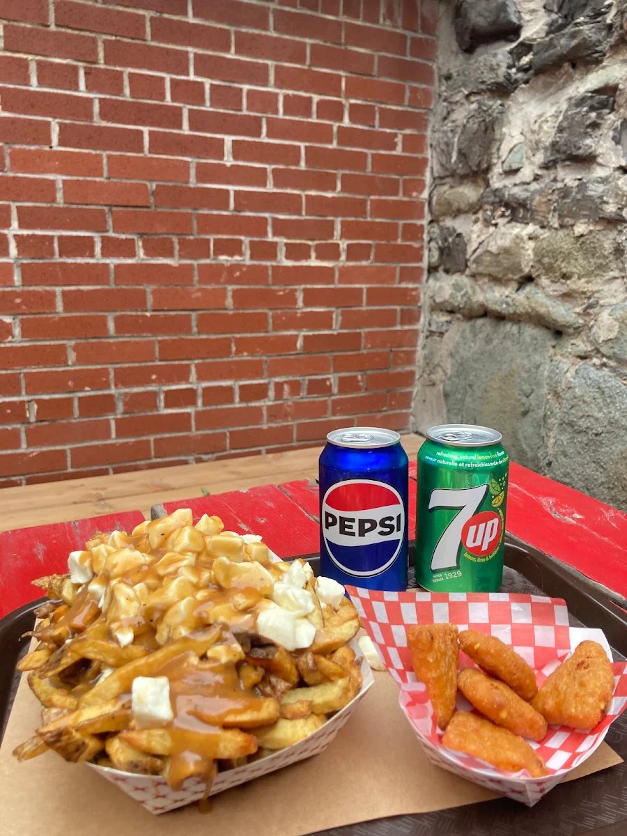 Large Poutine
