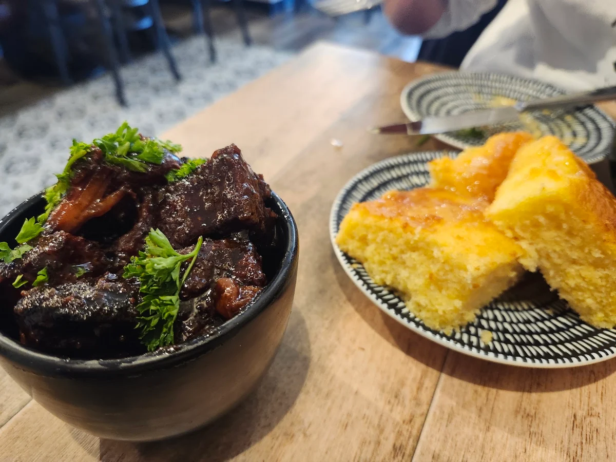 Burnt Ends and Cornbread, Bistro On B