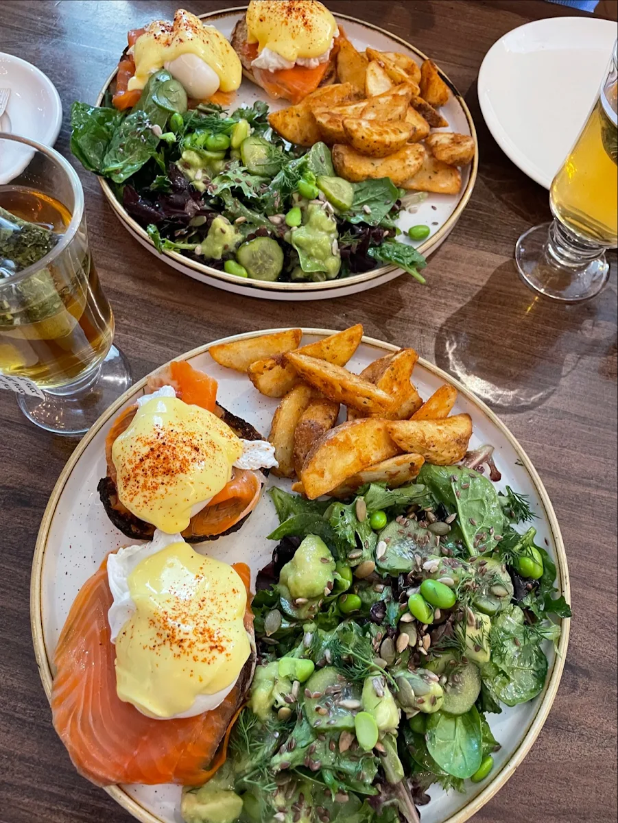 Eggs Benedict with Smoked Salmon