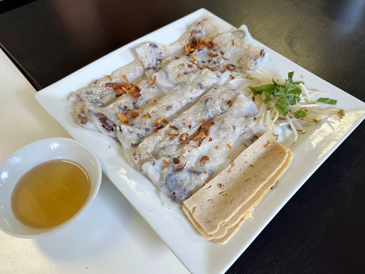Steam Rolls Bánh Cuốn Chả