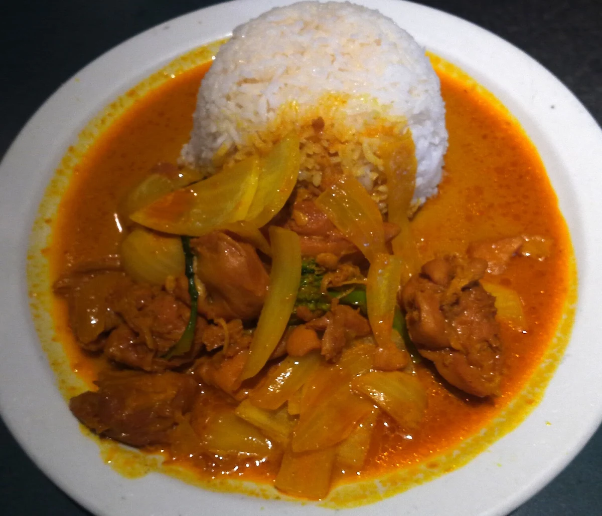 Curry Chicken with Steamed Rice
