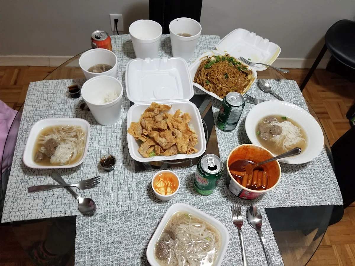 Fried Won Ton Rice Noodle Soup and Pad Thai