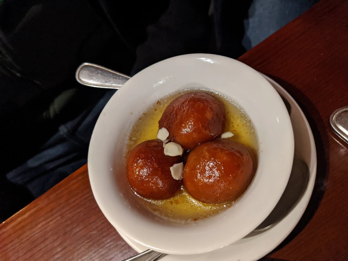Gulab Jamun, Everest Hakka House